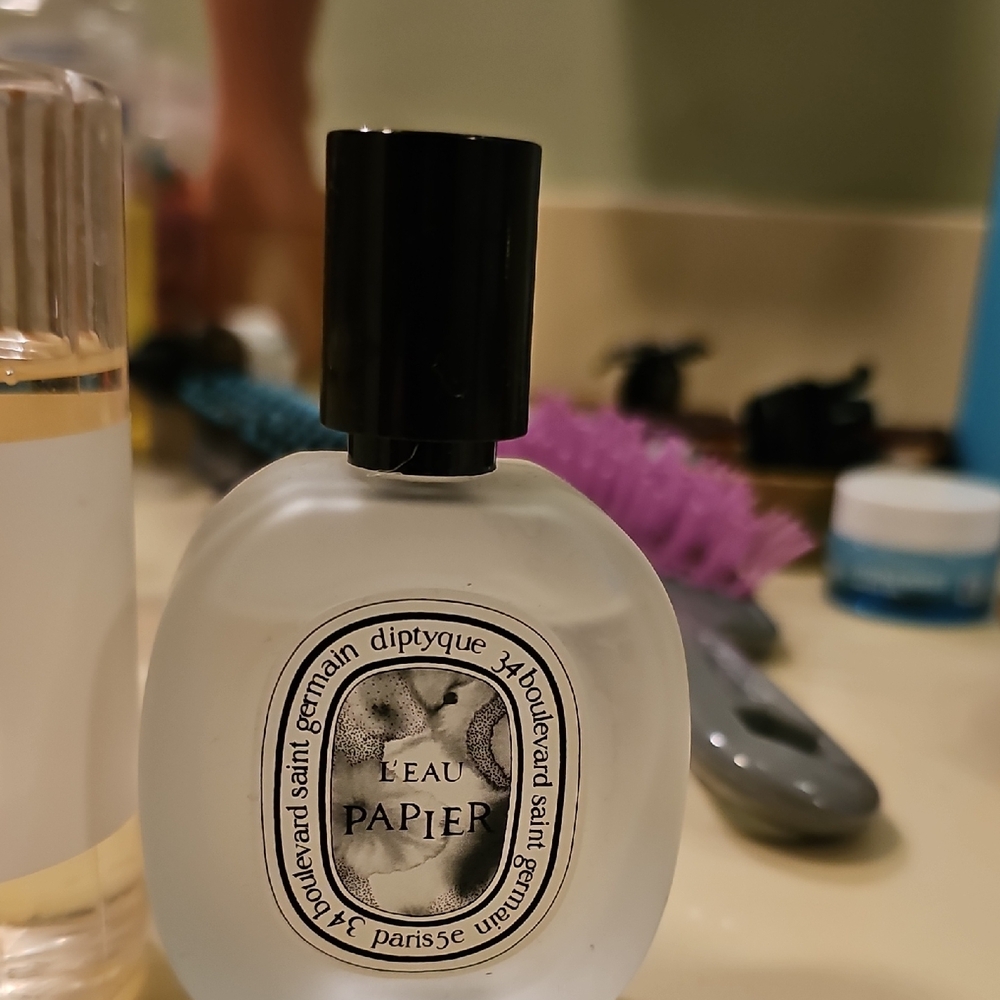 diptyque L'Eau Paiper Hair Mist, Perfume & Body Wash - Picture 3 of 8